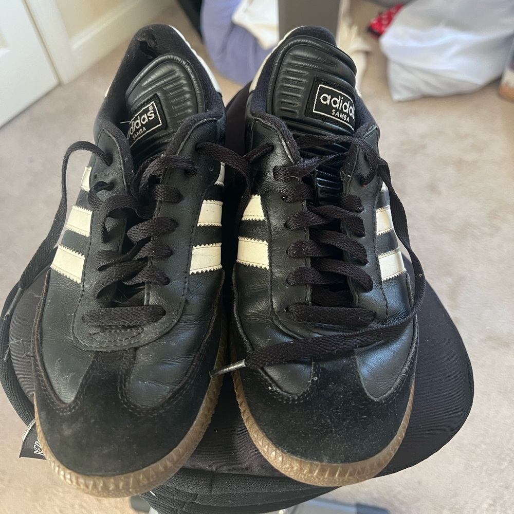 Adidas Sambas, men’s 6/womens 8, black